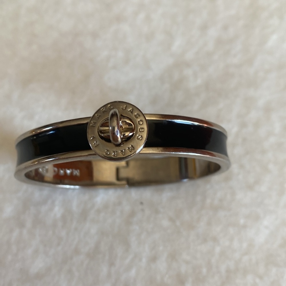 BRACELET BY MARC JACOBS.